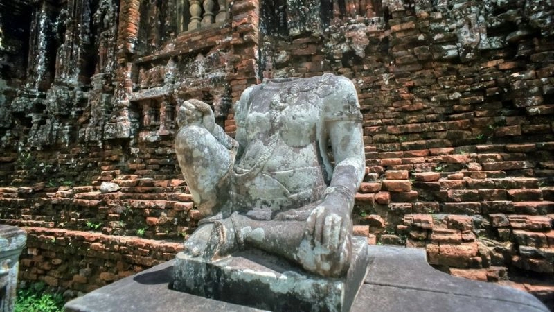 Di tích Mỹ Sơn là dấu tích thiêng liêng xưa cũ