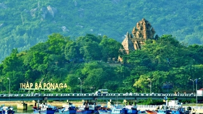 Cách di chuyển đến Tháp Bà Ponagar nhanh và thuận tiện