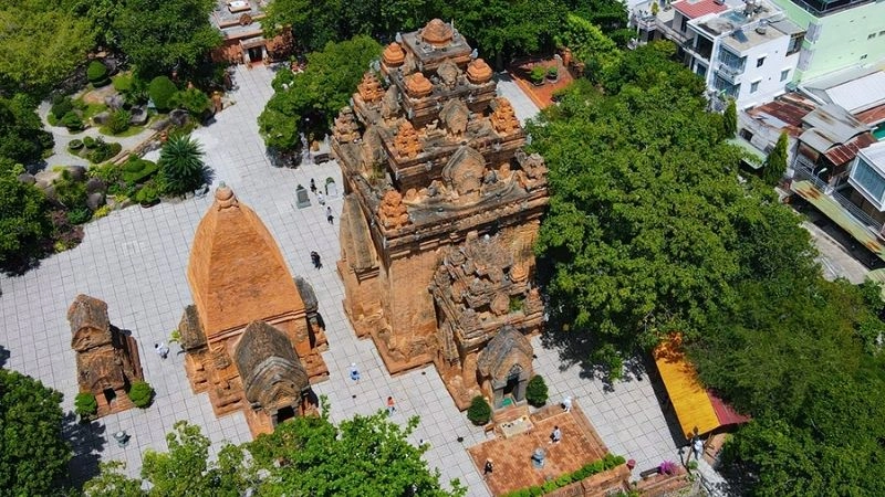 Lịch sử Tháp Bà Ponagar đầy bí ẩn huyền thoại