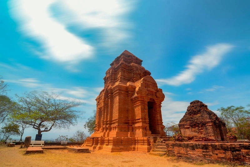 Vẻ đẹp văn hóa Chăm tại Tháp Poshanu Phan Thiết