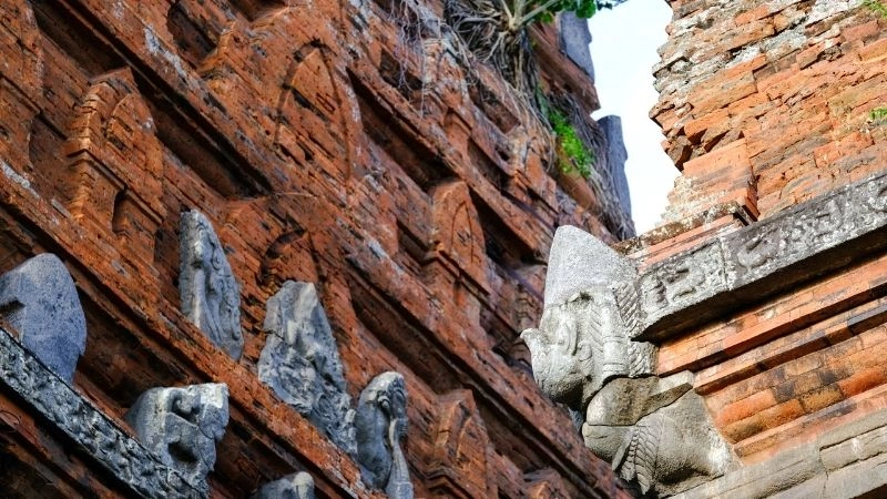 Bình yên Tháp Đôi Quy Nhơn giữa lòng thành phố