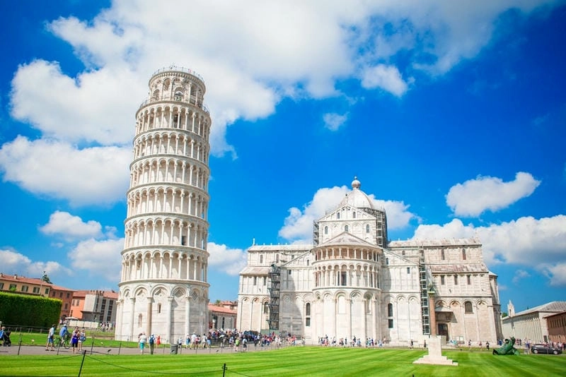 Kiến trúc độc đáo của Tháp nghiêng Leaning Tower of Pisa