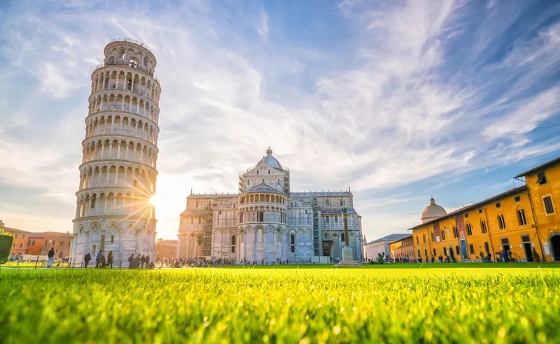 Chiêm ngưỡng vẻ đẹp kỳ diệu của tháp nghiêng Pisa