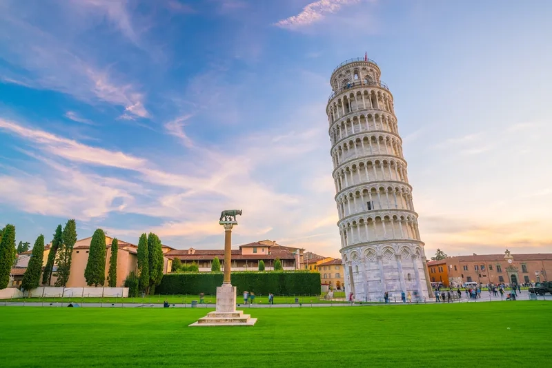 Hành trình khám phá kỳ quan thế giới tháp nghiêng Pisa