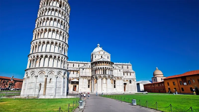 Tháp nghiêng Pisa kỳ quan kiến trúc không thể bỏ lỡ