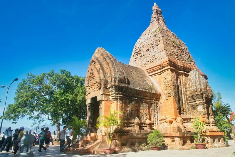 Kiến trúc độc đáo của Tháp Ponagar Nha Trang