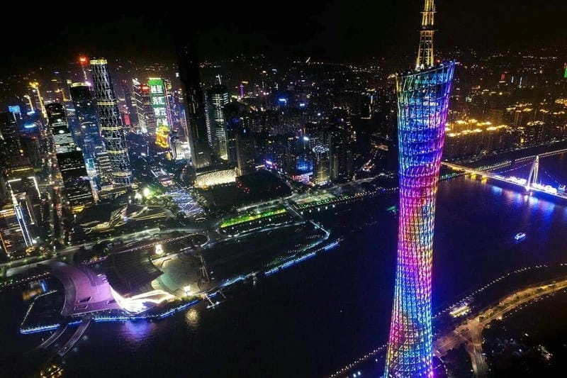 Thưởng thức Tháp Quảng Châu ban đêm rực rỡ