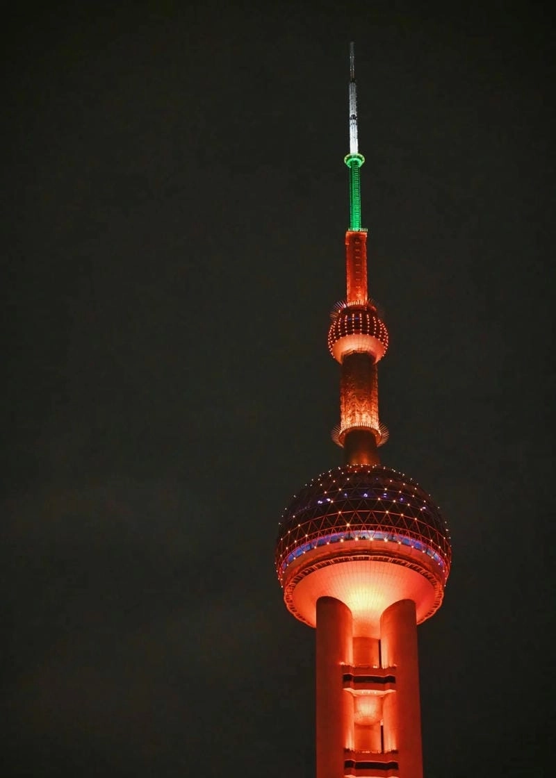 Chiêm ngưỡng kiến trúc hiện đại tháp truyền hình ở thượng hải