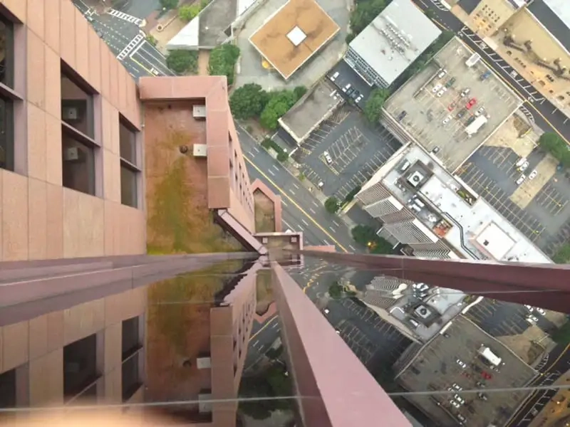 View từ Bank of America Plaza nhìn toàn cảnh thành phố ngoạn mục