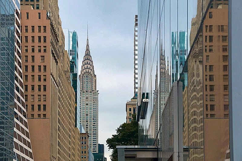 Đỉnh cao Đỉnh Chrysler Building sáng rực cả bầu trời Manhattan