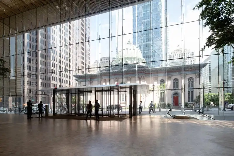 Toàn cảnh Comcast Technology Center ban ngày tráng lệ