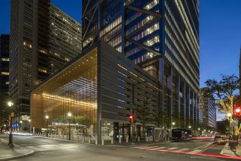 Mãn nhãn với cảnh đêm Comcast Technology Center lung linh