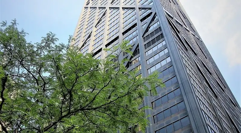 Khám phá biểu tượng Tòa nhà chọc trời Chicago nổi tiếng