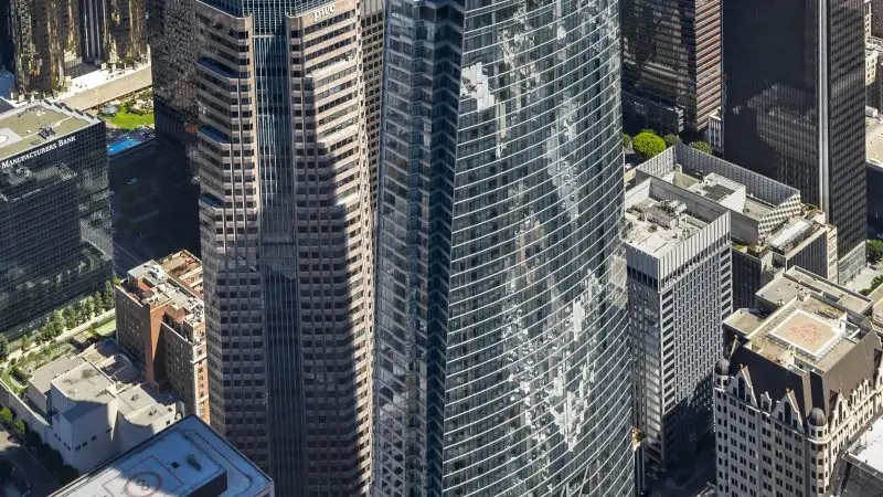 Biểu tượng tòa nhà chọc trời Los Angeles giữa trung tâm thành phố