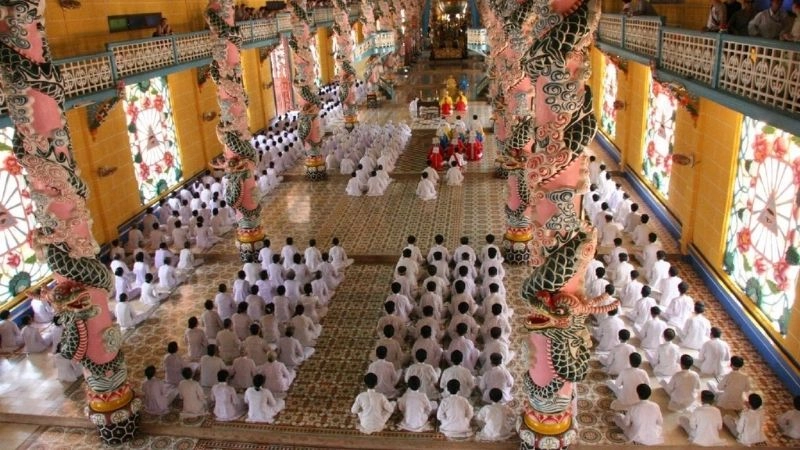 Kinh nghiệm cá nhân khi khám phá tòa thánh Cao Đài