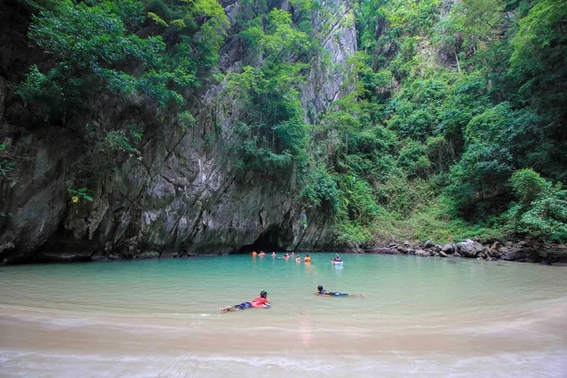 Thư giãn giữa biển trời Trang Thái Lan