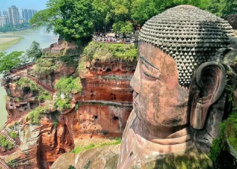 Chiêm ngưỡng Ảnh cận cảnh đầu Phật Lạc Sơn tinh xảo