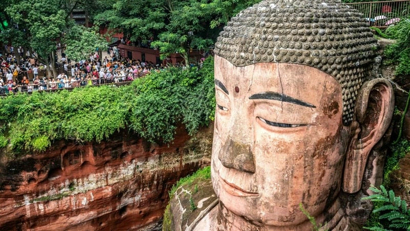 Tìm hiểu Lịch sử Lạc Sơn Đại Phật và những bí ẩn