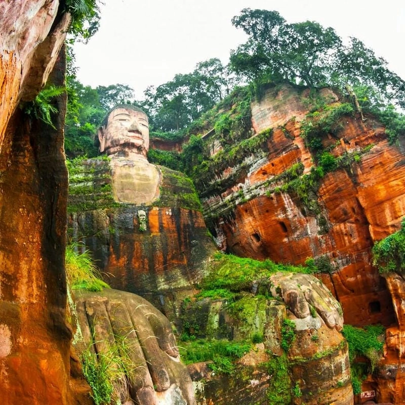 Chiêm ngưỡng Lạc Sơn Đại Phật cao bao nhiêu mét khổng lồ