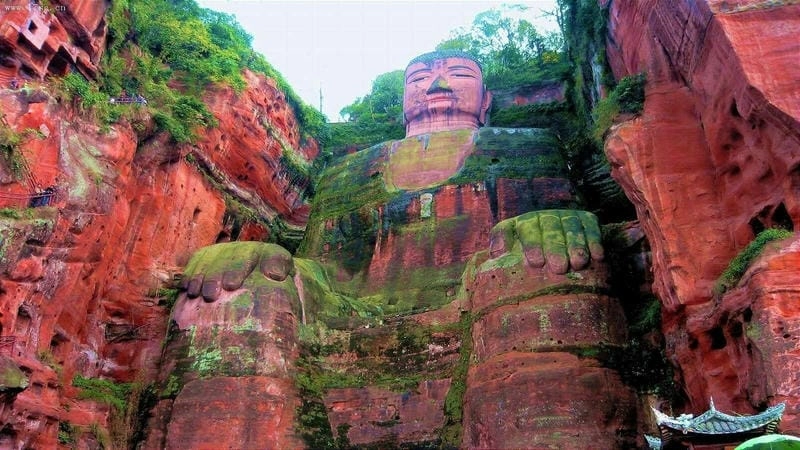 Chiêm ngưỡng Ảnh Lạc Sơn Đại Phật toàn cảnh từ mọi góc nhìn