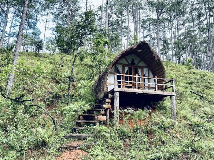 Chiêm ngưỡng kiến trúc gỗ độc đáo tại Villa đồi thông Đà Lạt