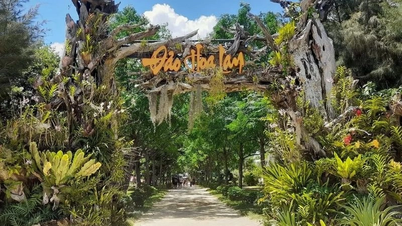 Suối Hoa Lan Nha Phu thơ mộng giữa núi rừng