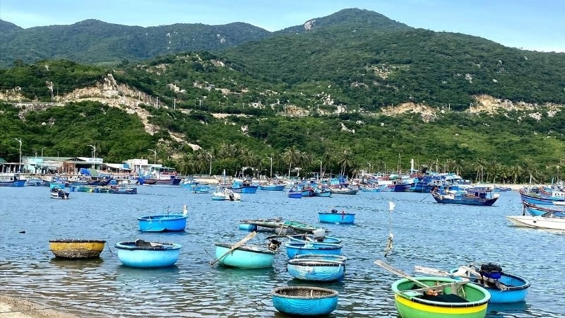 Thiên nhiên Vịnh Vĩnh Hy hoang sơ đầy sức hút