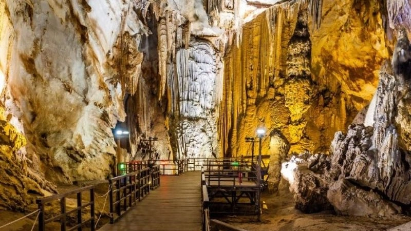 Động Thiên Đường Phong Nha tráng lệ như cung điện