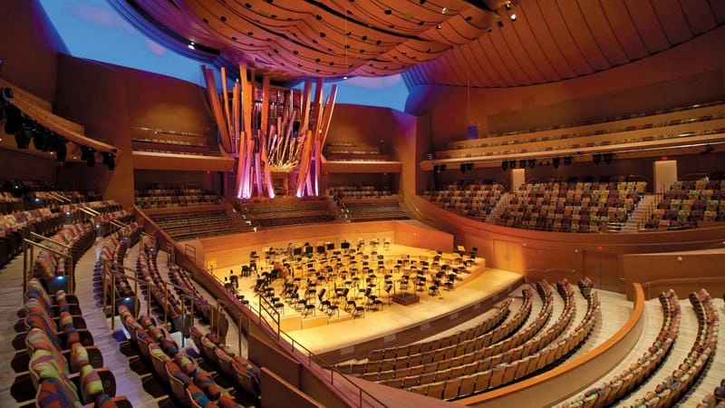 Khám phá cảnh quan Walt Disney Concert Hall độc đáo và thu hút ánh nhìn