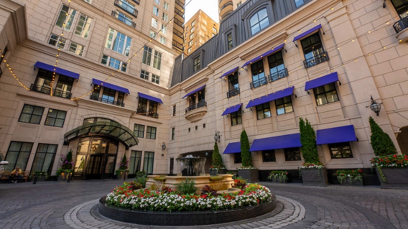 Ý nghĩa biểu tượng của Waldorf Astoria Chicago