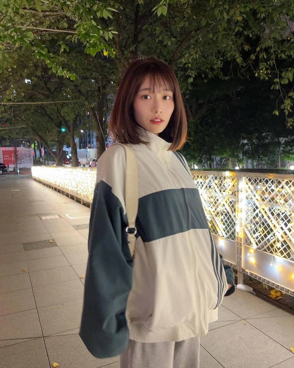 Tiếp viên hàng không khoe lồn quyến rũ