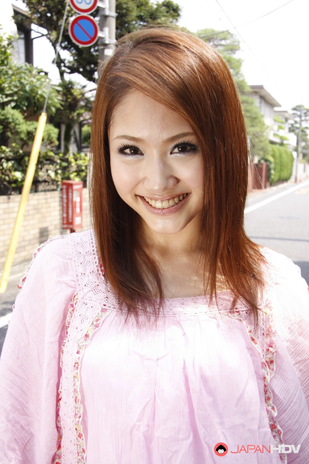 Gái 2k11 khoe hàng trẻ trung nóng bỏng