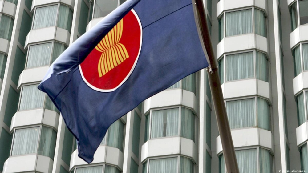 Quốc kỳ ASEAN thể hiện tinh thần đoàn kết khu vực