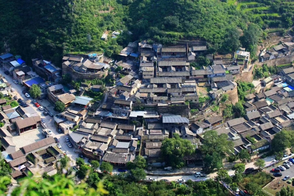 Fenghuang Ancient Town mang nét đẹp cổ điển