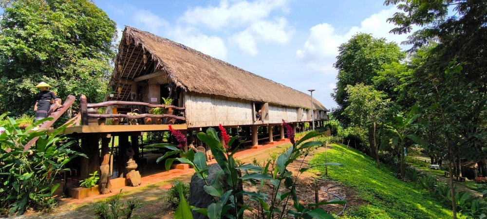 Nhà dài vùng cao Tây Nguyên thích nghi địa hình núi rừng