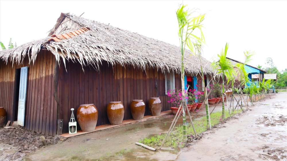 Bản sắc miền Tây qua nhà mái lá hiện rõ nét xưa