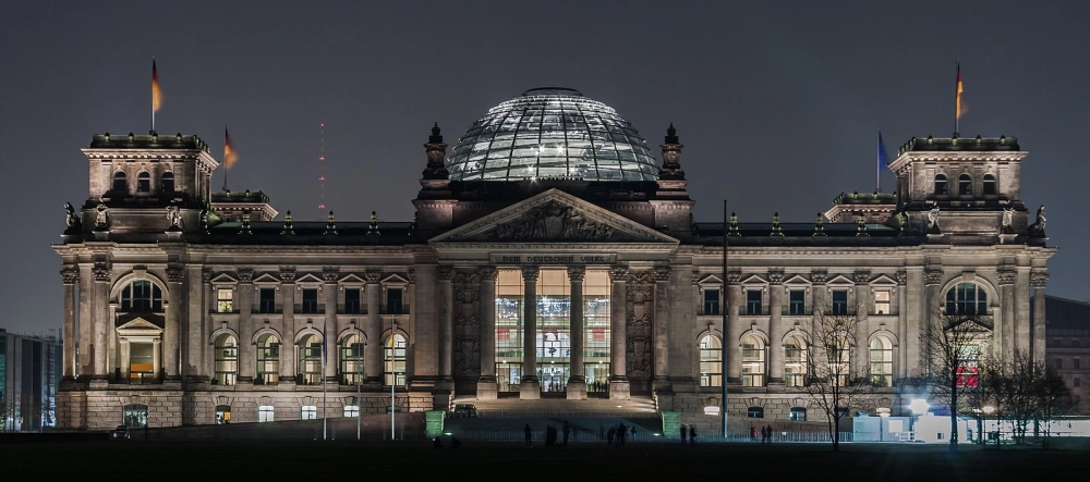 Nhà Quốc hội Reichstag du lịch thu hút du khách
