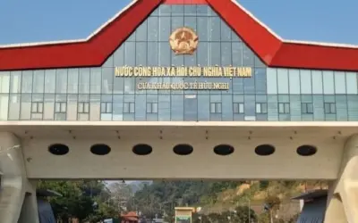 Cửa khẩu Hữu Nghị điểm nối giao thương Việt Trung sôi động
