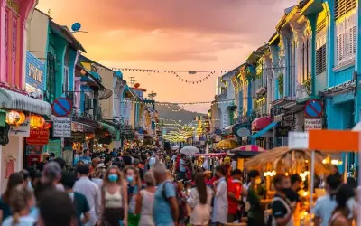 Khám phá vẻ đẹp cổ kính và sắc màu của Phố cổ Phuket