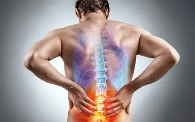 Đau lưng mãn tính do nguyên nhân gì và hướng điều trị