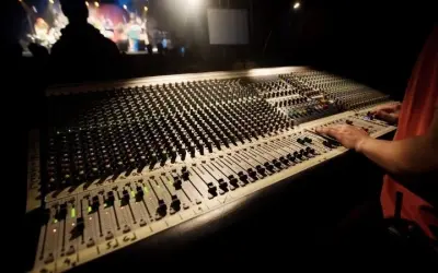 Các âm thanh bí ẩn từng khiến giới khoa học bối rối