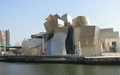 Bảo tàng Guggenheim Bilbao biểu tượng kiến trúc hiện đại