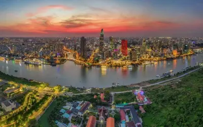 Khám phá thành phố Hồ Chí Minh – Nhịp sống đô thị sôi động với những tòa nhà chọc trời