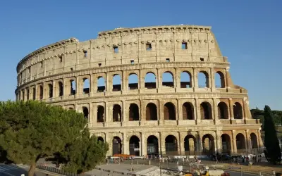 Khám phá vẻ đẹp cổ kính của đấu trường La Mã tại Rome