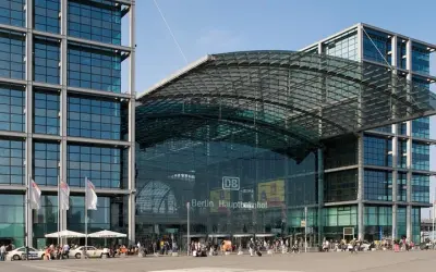Nhà ga Berlin Hauptbahnhof trung tâm tàu hiện đại nhất