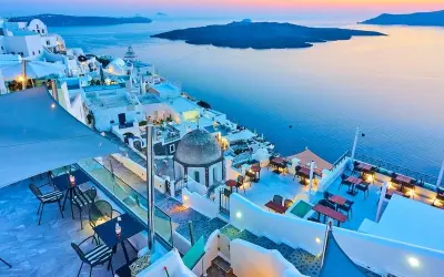 Khám phá mùa hè bãi biển Santorini Hy Lạp thơ mộng