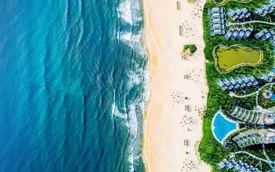 Ảnh biển Đà Nẵng mùa hè đầy nắng và tràn sức sống