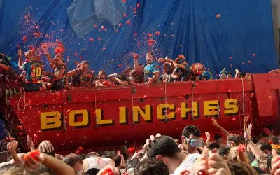 Khám phá mùa hè lễ hội La Tomatina Tây Ban Nha độc đáo