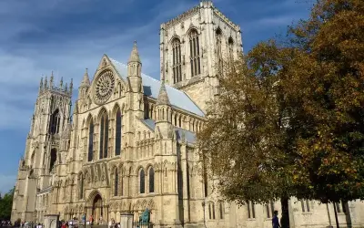 Khám phá vẻ đẹp tráng lệ và cổ kính của Nhà thờ York Minster