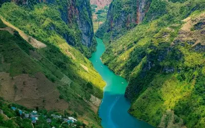 Những địa điểm du lịch Hà Giang? Khám phá kiến trúc độc đáo và lịch sử